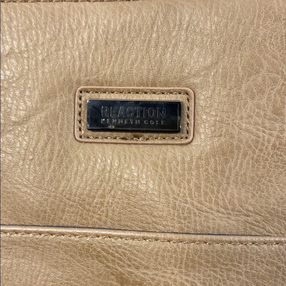 Women’s Reaction Kenneth Cole bag - Picture 2 of 4